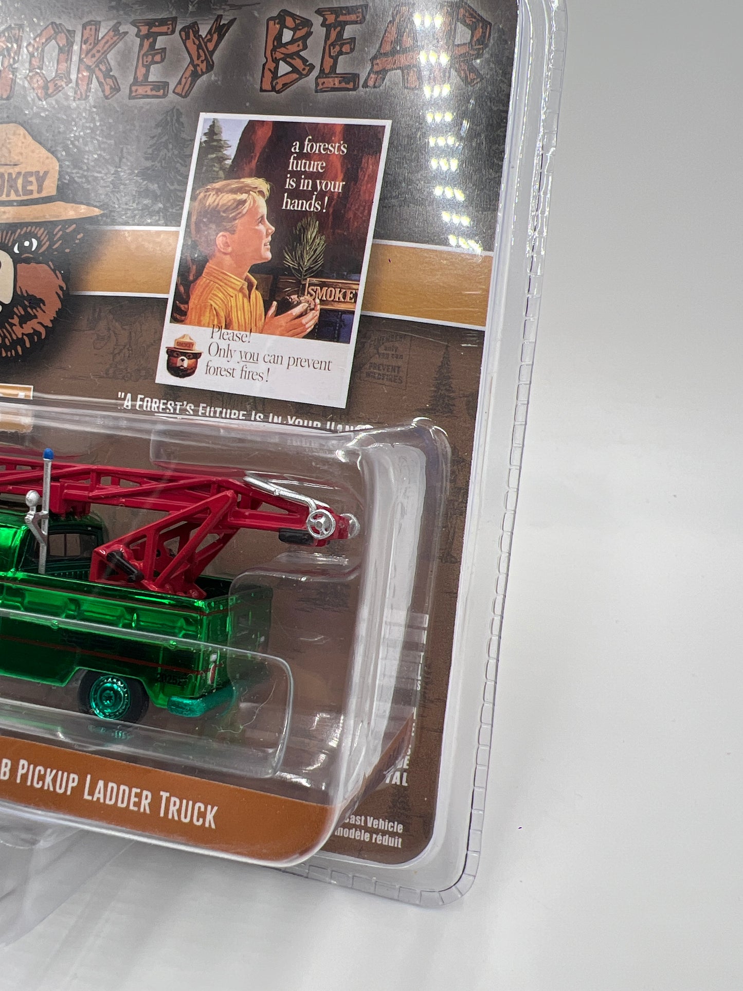 Greenlight Smokey Bear Series 4 CHASE 1968 Volkswagen Type 2 Double Cab Pickup Ladder Truck Chrome Green