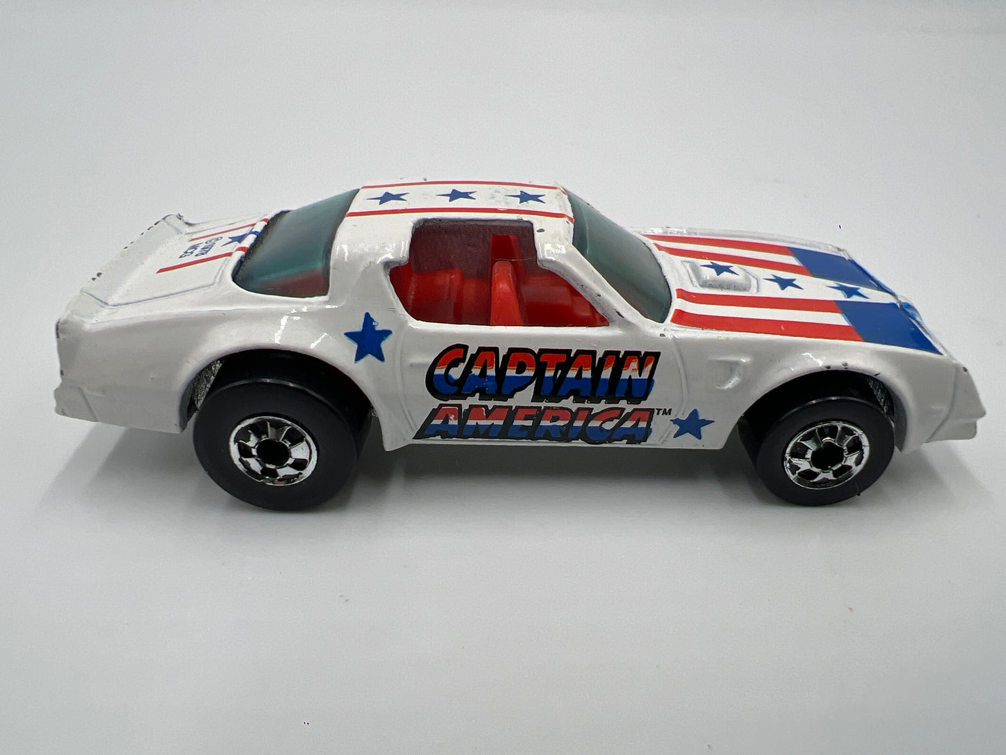 Hot Wheels 1/64 Blackwall Captain America 77 Hot Bird White Loose