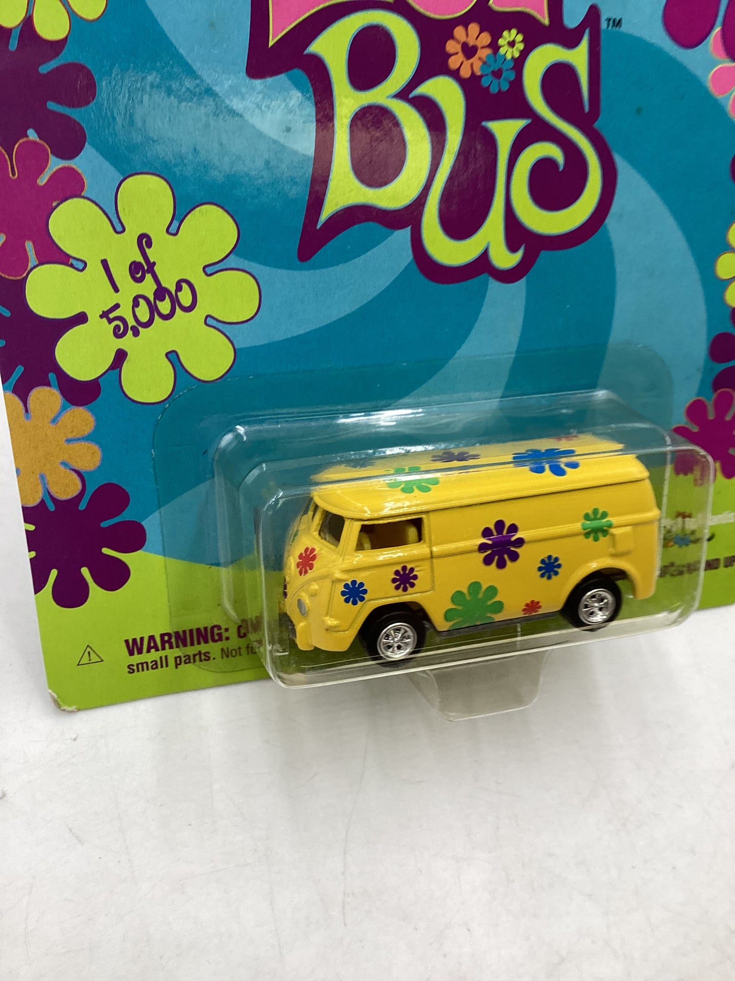 Johnny Lightning Luv Bus Yellow 1/5000 227A