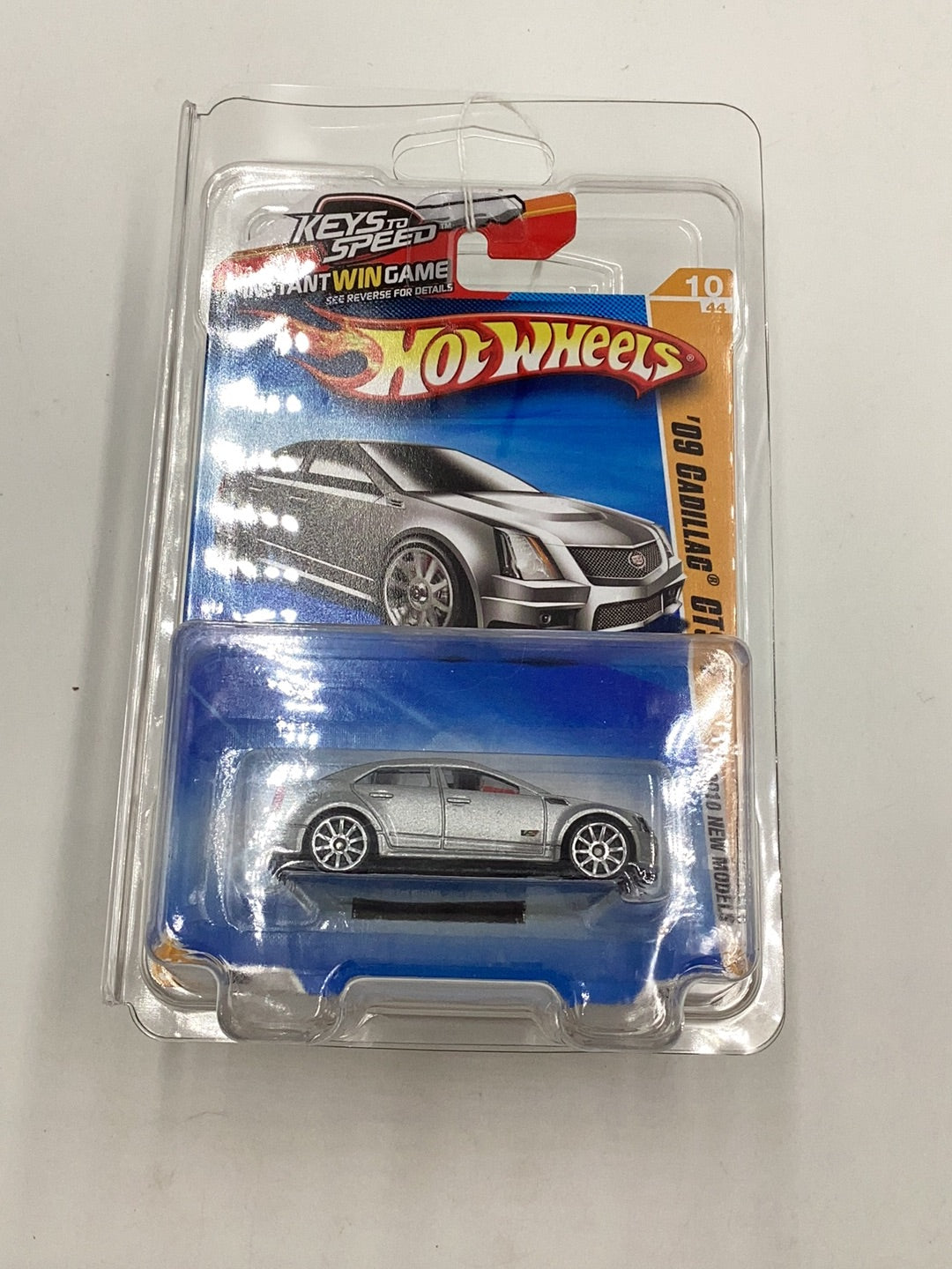 2010 Hot Wheels #10 09 Cadillac CTS-V 240C silver with protector