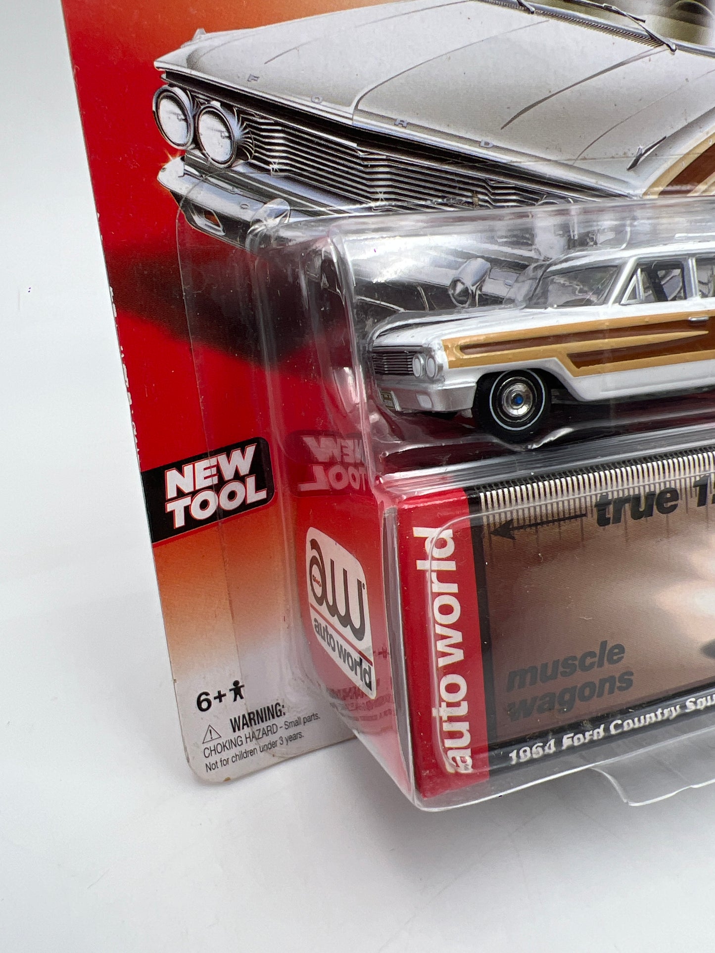Auto World Muscle Wagons #5 1964 Ford Country Squire White