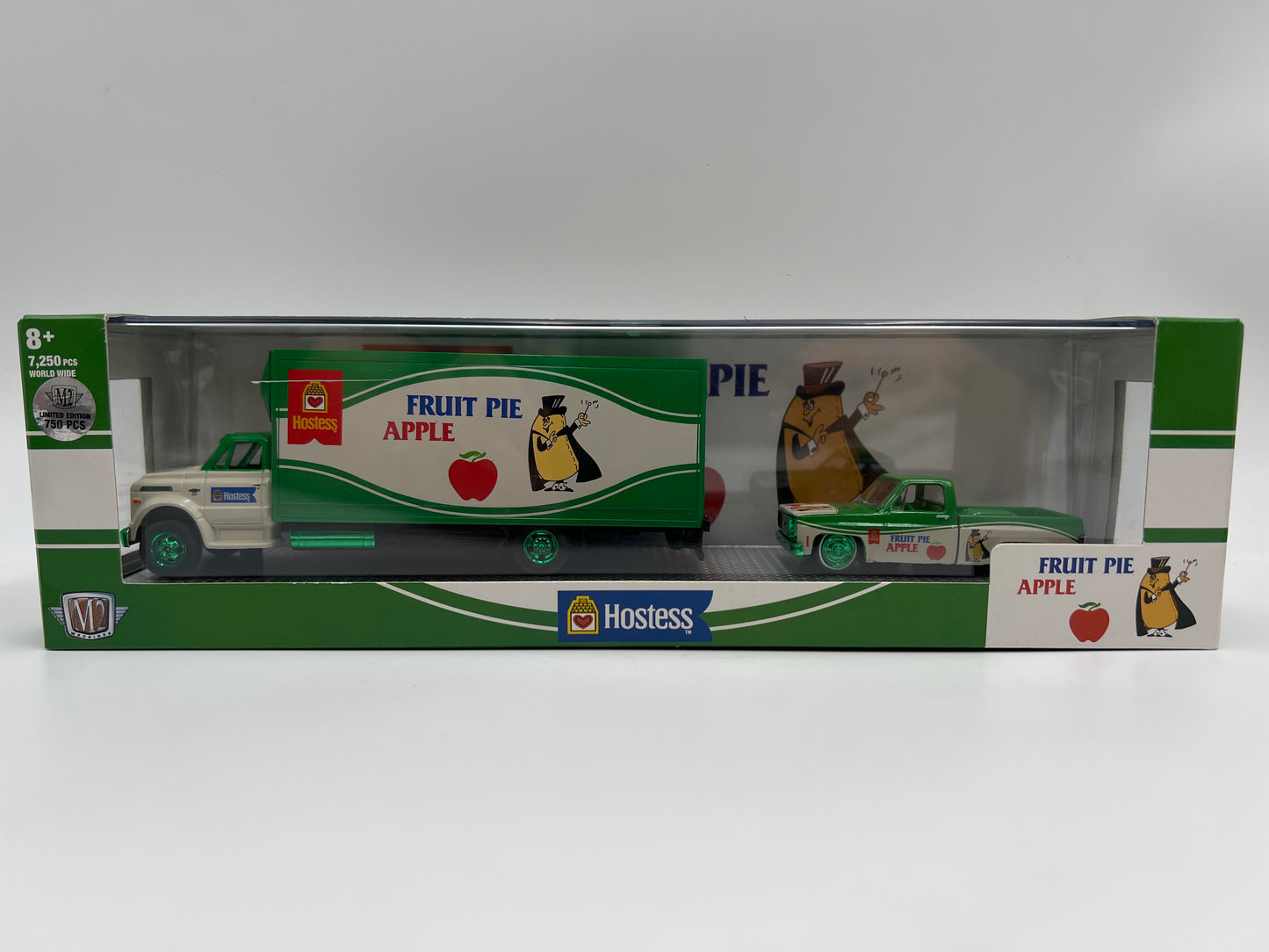 M2 Machines S40 CHASE Hostess 1968 Chevrolet C60 Truck & 1974 Cheyenne Super 10