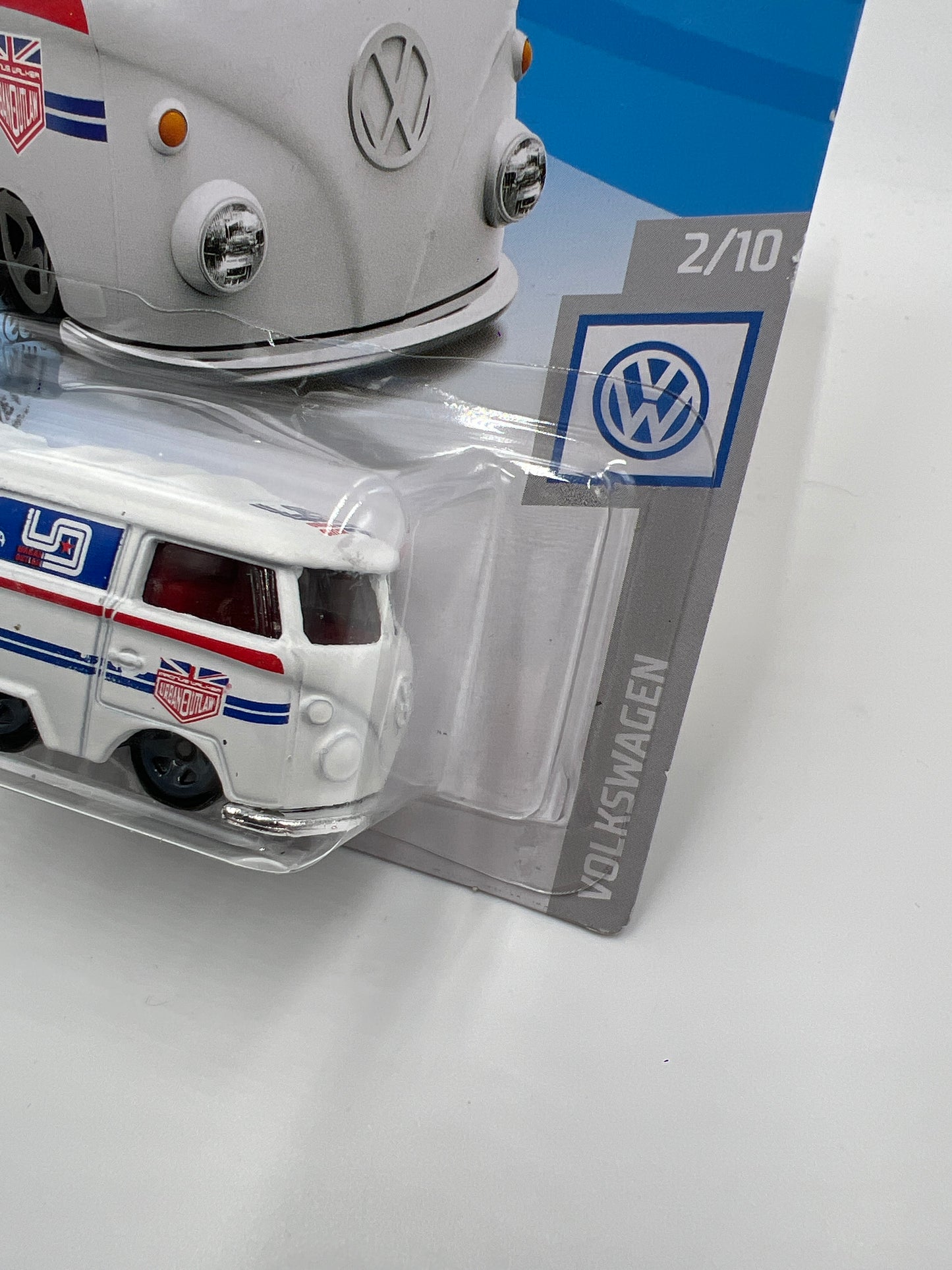 2019 Hot Wheels Volkswagen #136 Urban Outlaw Kool Kombi White 97E