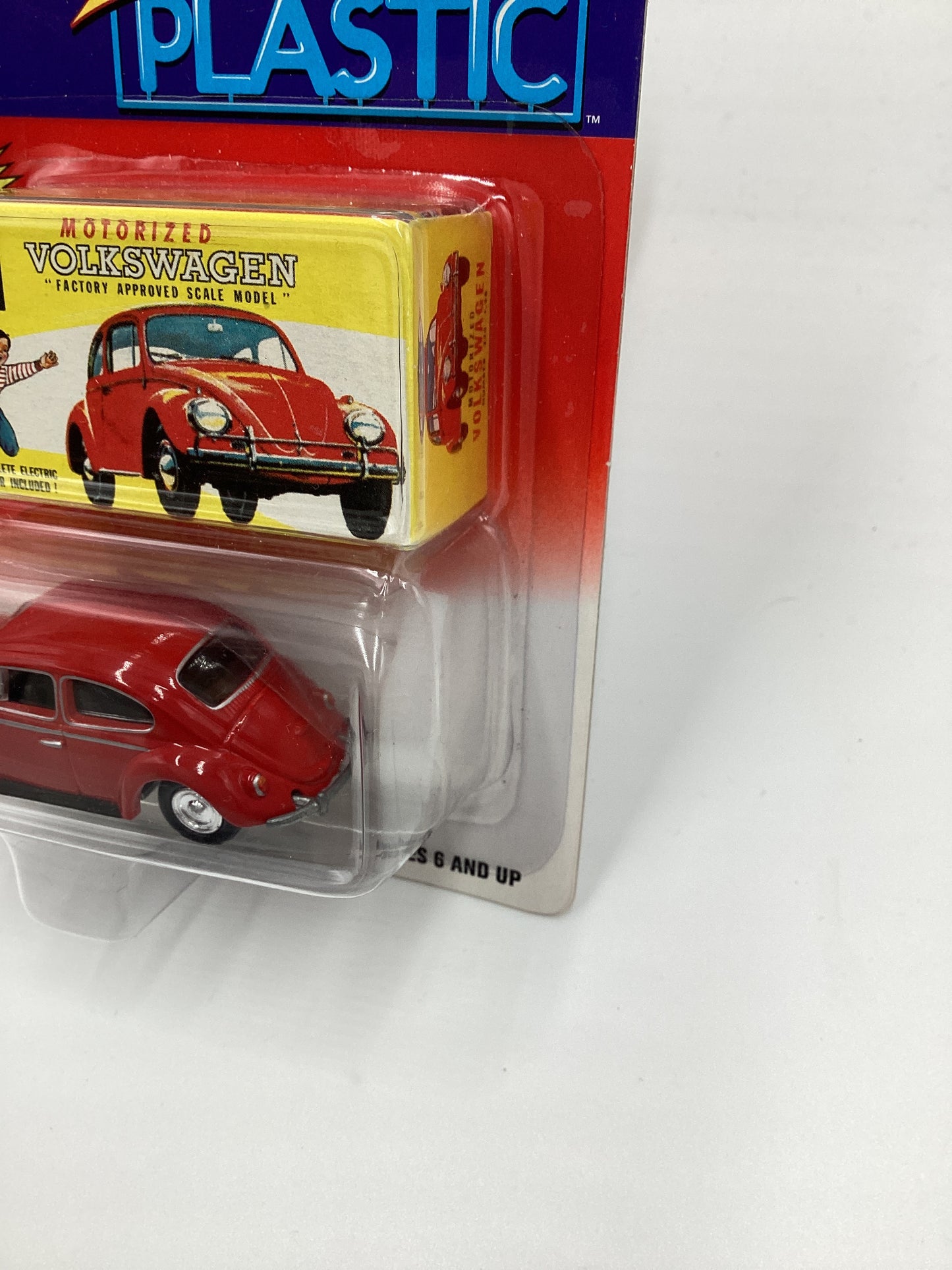 Johnny Lightning Classic Plastic 1966 a VW Beetle Red 219A