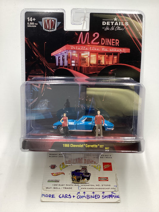 M2 Machines Diorama 1966 Chevrolet Corvette 327 Blue R07 198F