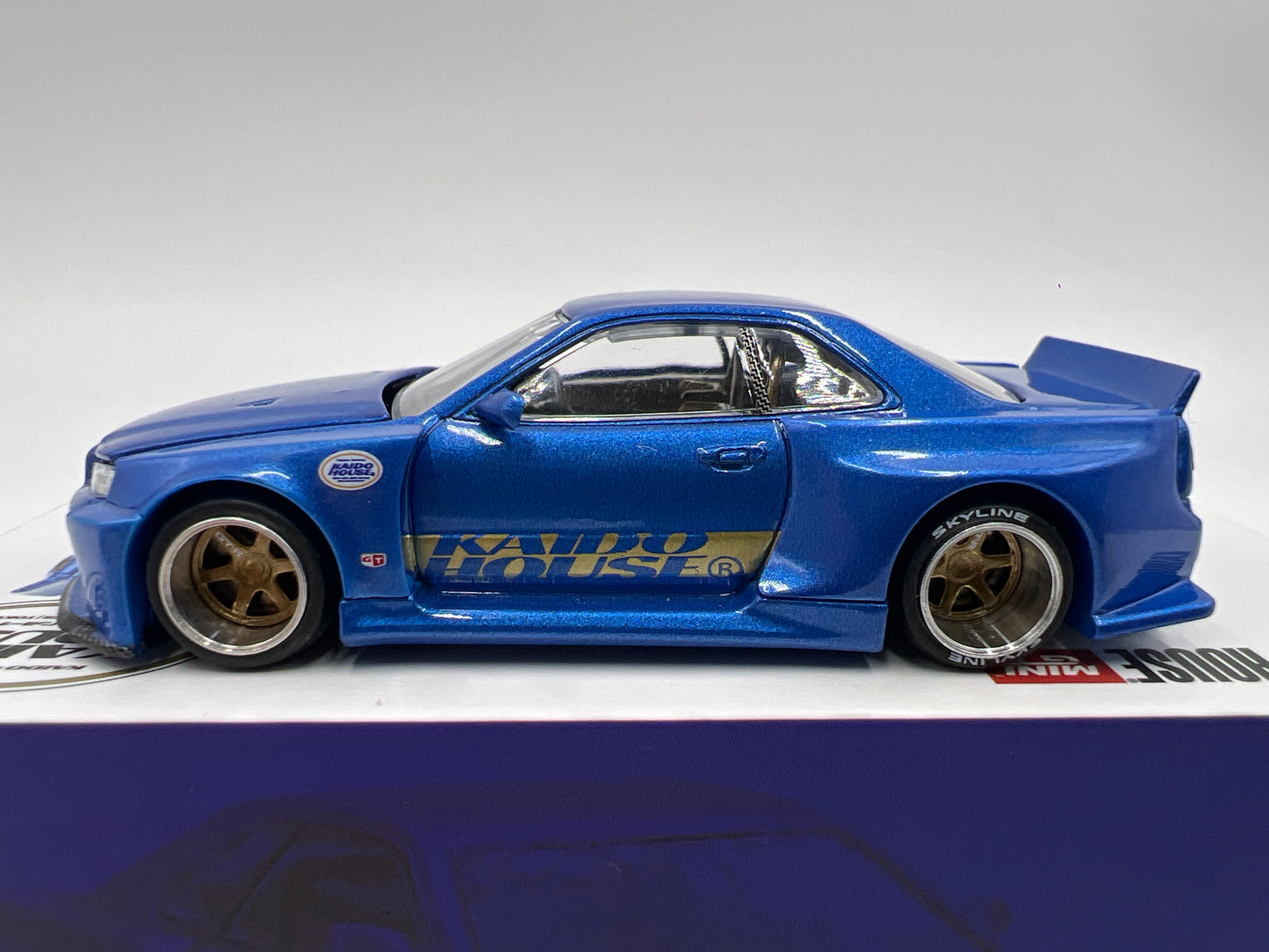 Mini GT Kaido House #158 Nissan Skyline GT-R R34 Kaido Works Shinjuku V2 Blue