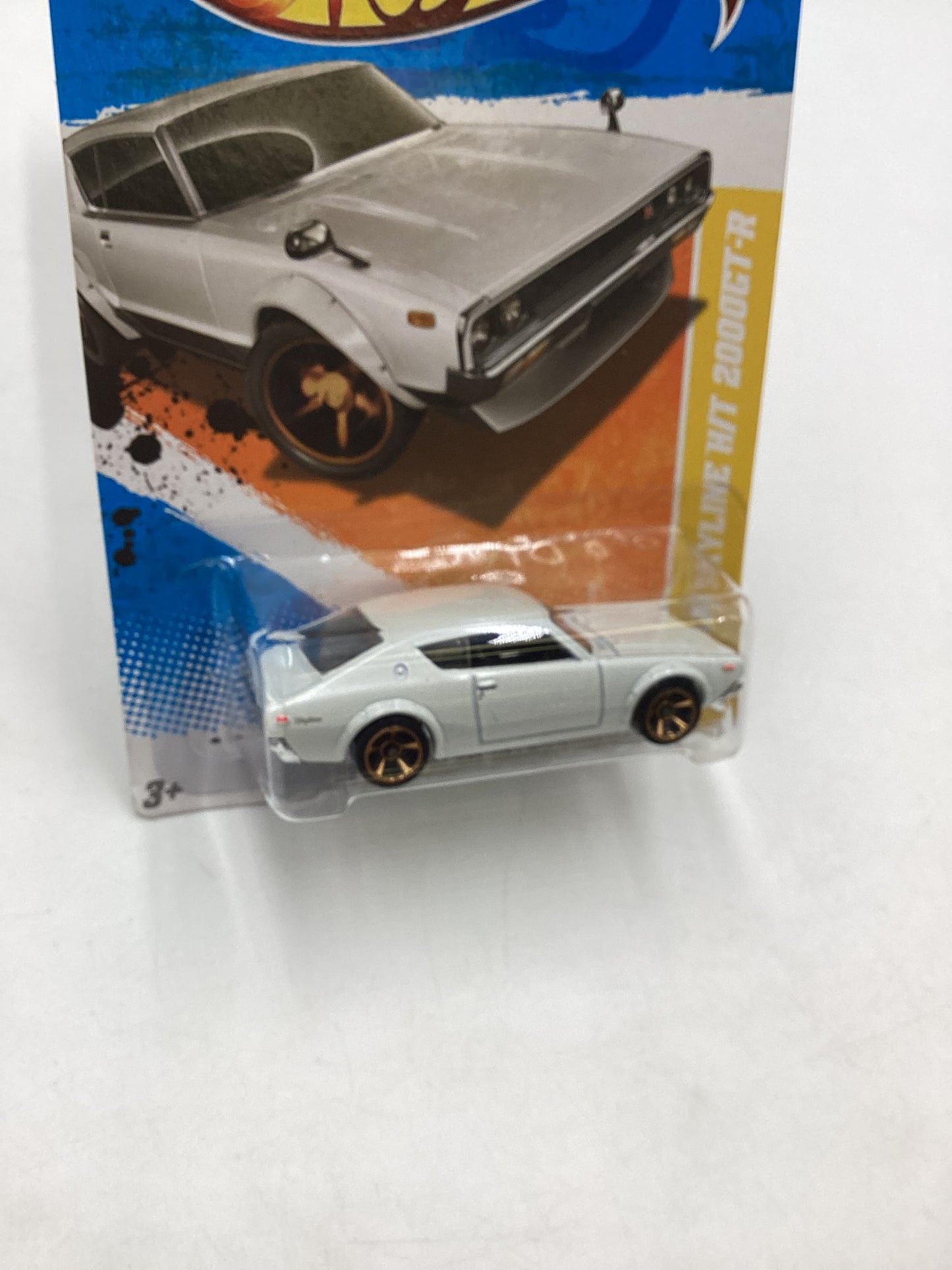 2014 Hot Wheels #022 White Nissan Skyline H/T 2000GT-R 80A