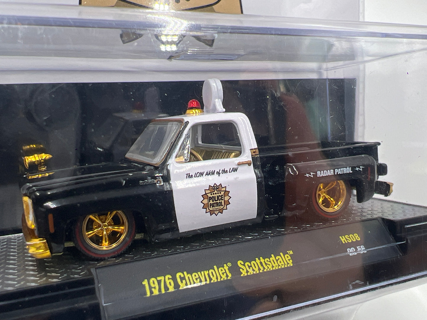 M2 Machines Hobby Exclusive CHASE Police Patrol 1976 Chevrolet Scottsdale HS08
