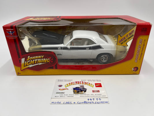 Johnny Lightning 1:24 Scale White Lightning Chase Muscle Cars R28 70 Dodge Challenger T/A White VHTF