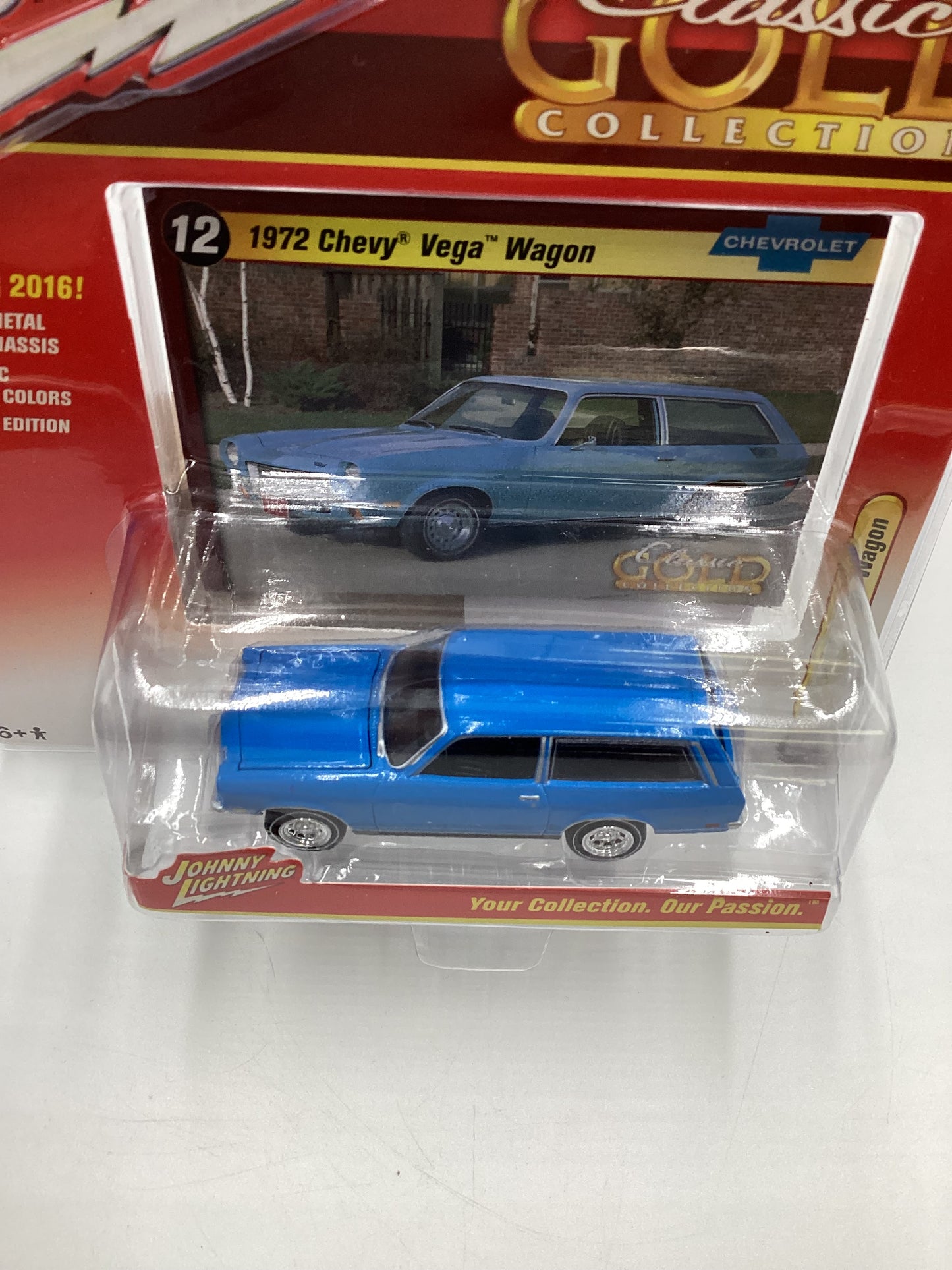 Johnny Lightning Classic Gold #12 1972 Chevy Vega Wagon Blue 217E