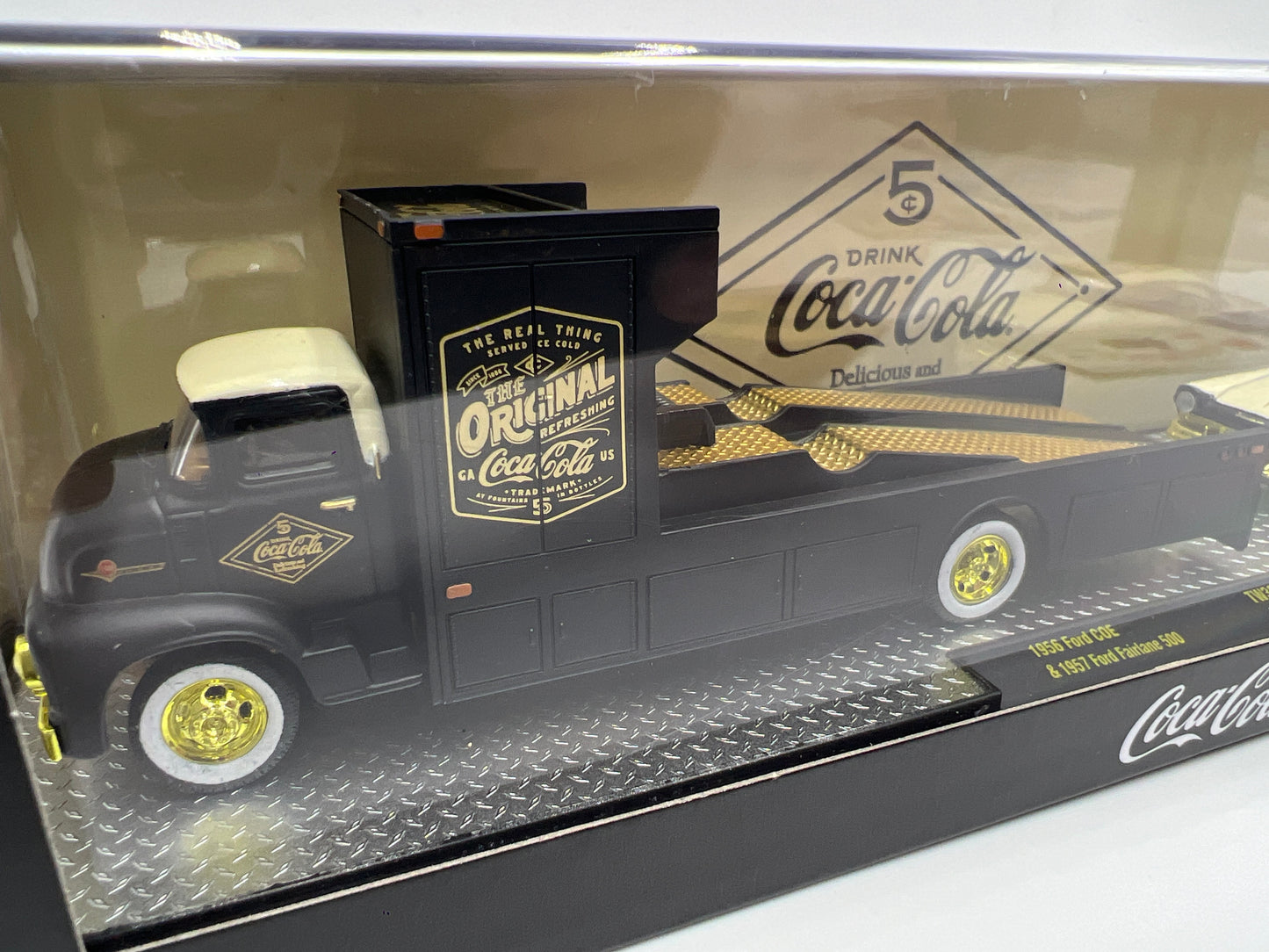 M2 Machines Auto Haulers CHASE Coca Cola 1956 Ford COE & 1957 Ford Fairlane 500 TW33