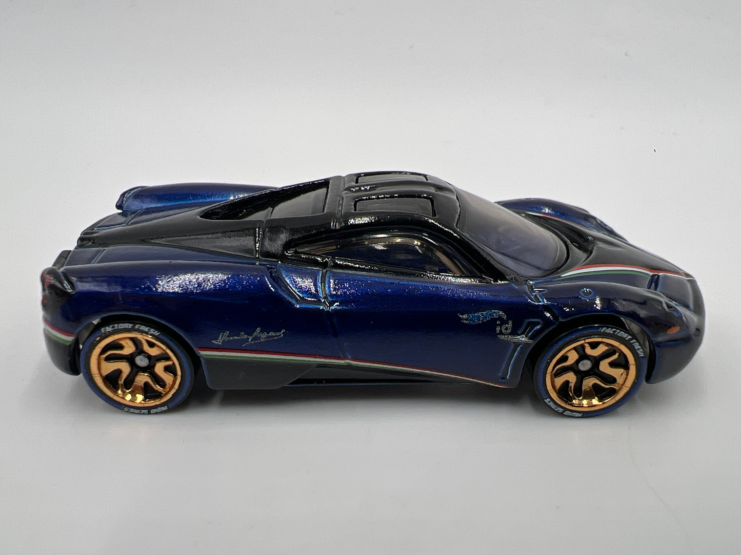 Hot Wheels iD Factory Fresh Series 1 #5 Pagani Huayra Blue