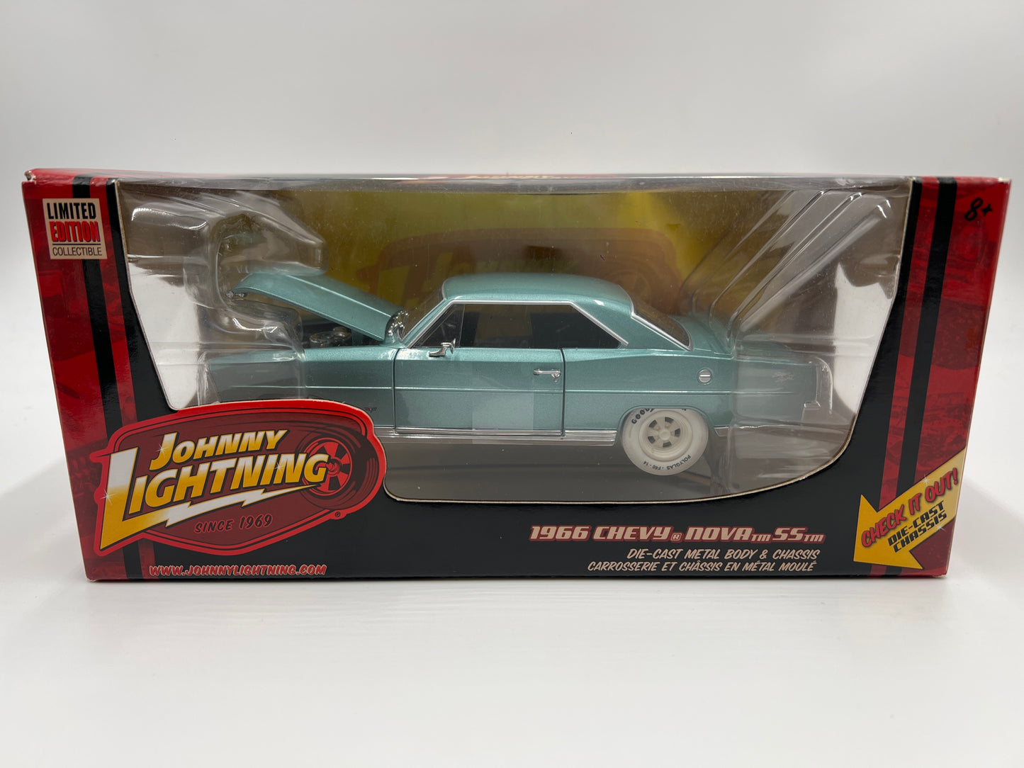 Johnny Lightning 1:24 Scale White Lightning Muscle Cars Chase 1966 Chevy Nova SS Light Blue VHTF