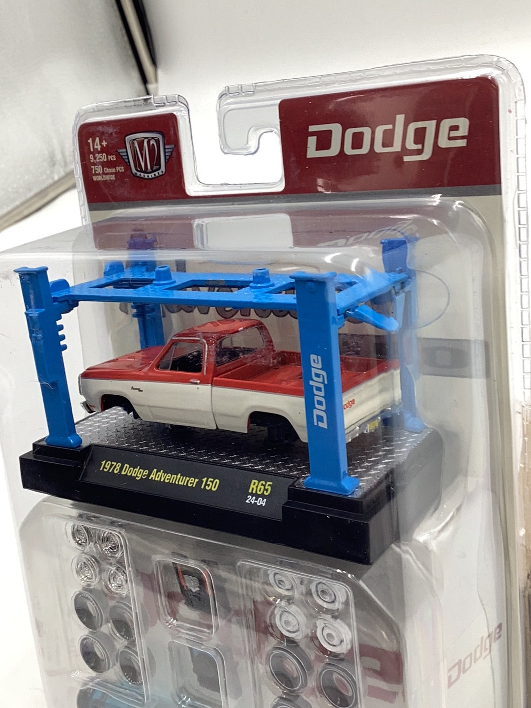 M2 Machines Model-Kit release R65 1978 Dodge Adventurer 150 201H