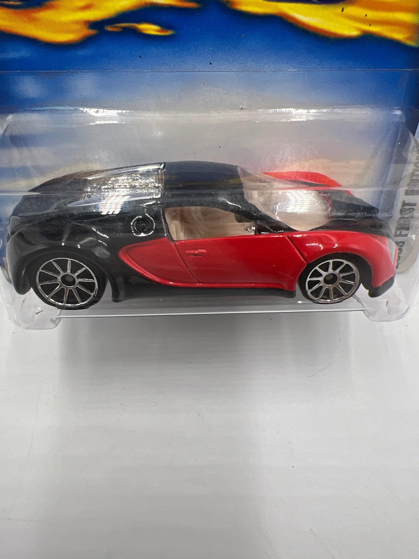 2003 Hot Wheels First Editions #030 Bugatti Veyron Red/Black W/Protector