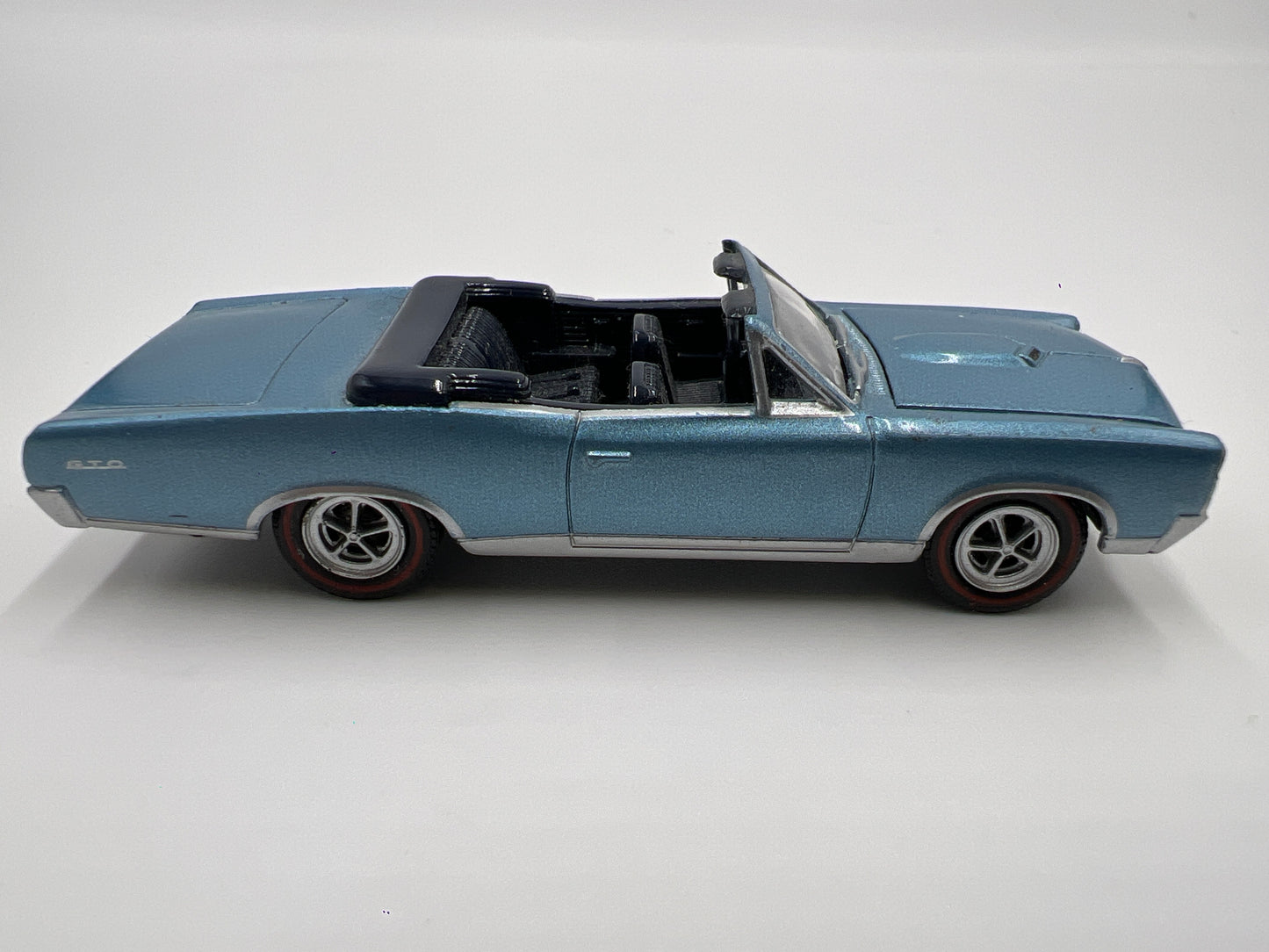 Greenlight Route 66 U.S.A Collector Pack 1967 Pontiac GTO Light Blue Loose