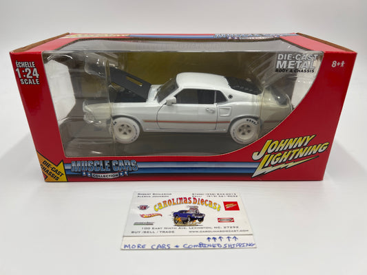 Johnny Lightning 1:24 Scale White Lightning Chase Muscle Cars 1969 Ford Mustang Mach 1 White VHTF