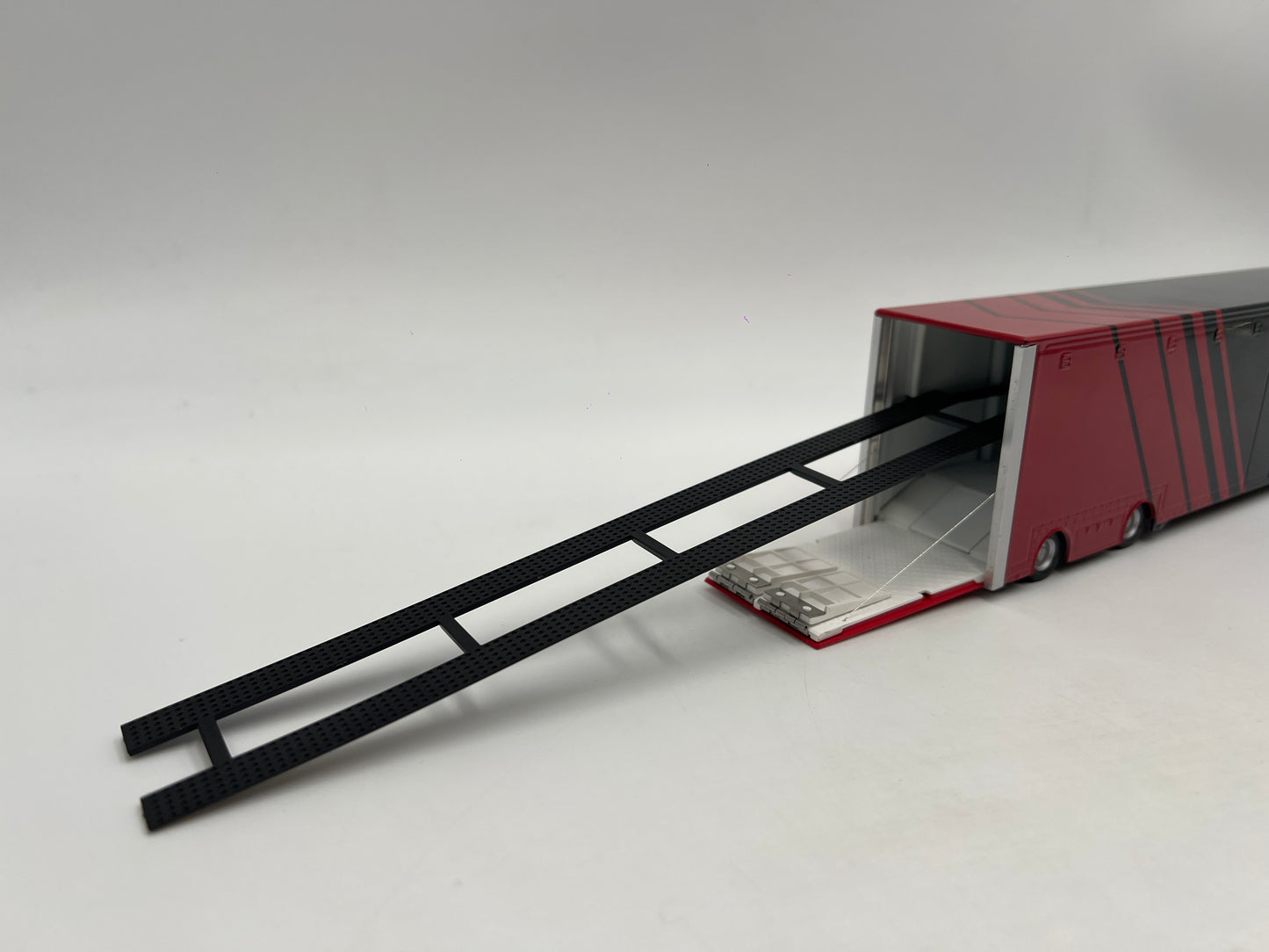 Mini GT #741 Mercedes-Benz Actros W/Racing Transporter Advan