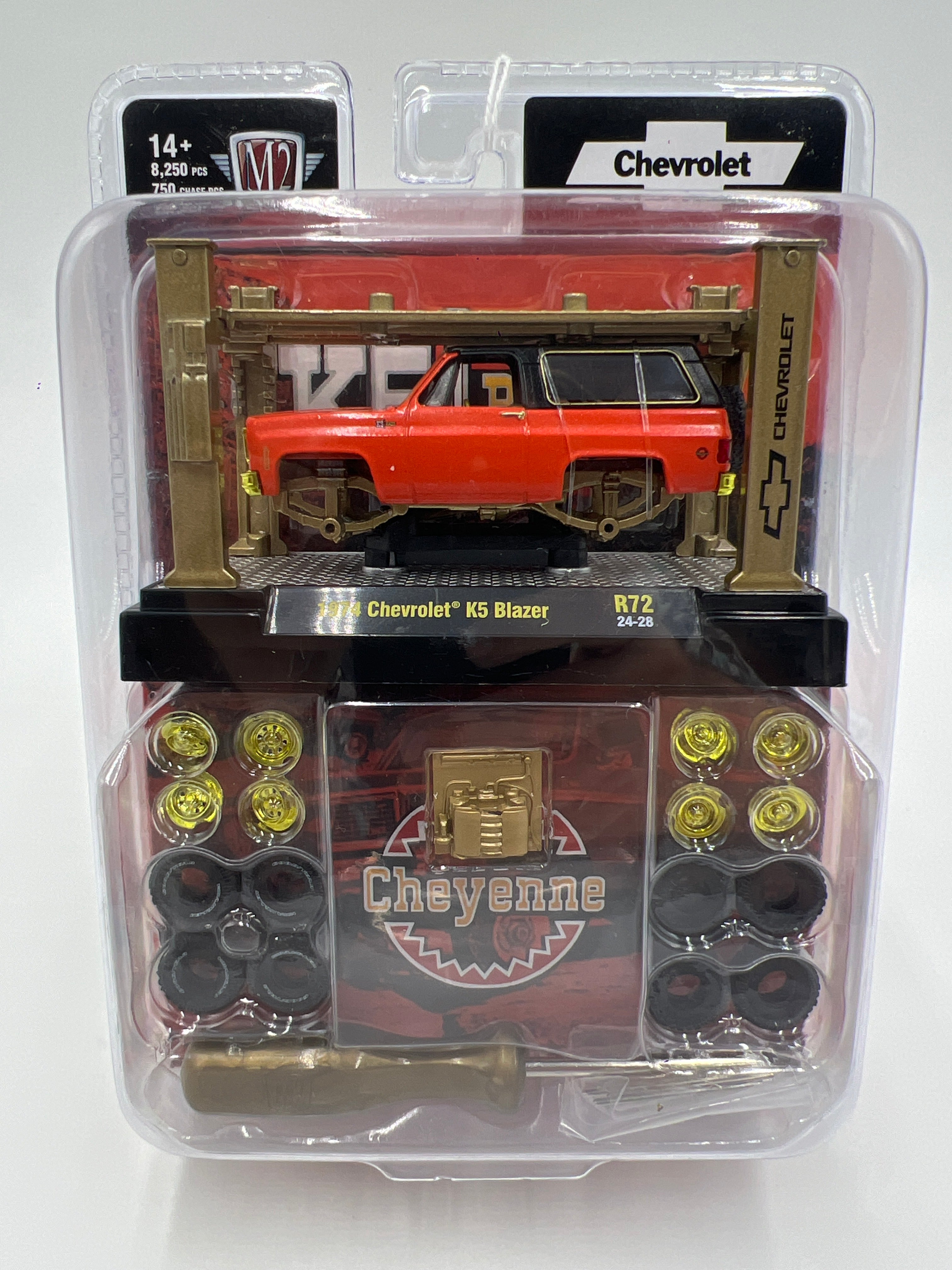 ⚠️M2点セット⚠️ M2 Machines Model Kits CHASE 1974 Chevrolet K5 Blazer Orange R72