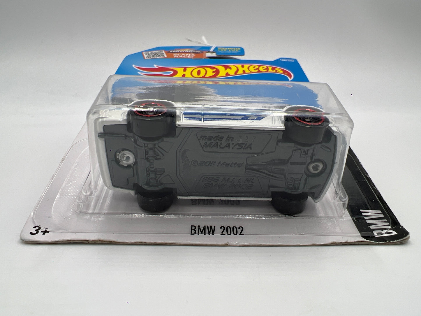 2016 Hot Wheels BMW Series #186 BMW 2002 White 108A