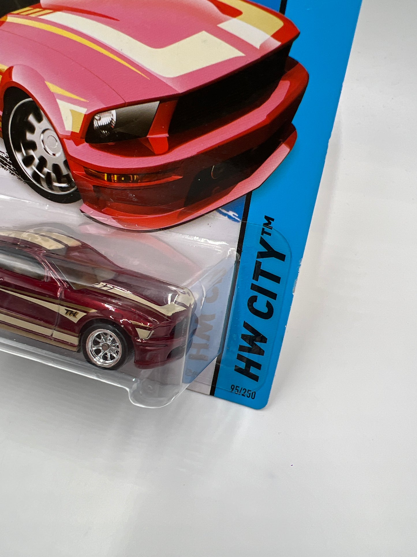 2014 Hot Wheels Super Treasure Hunt #95 07 Ford Mustang Red W/Protector