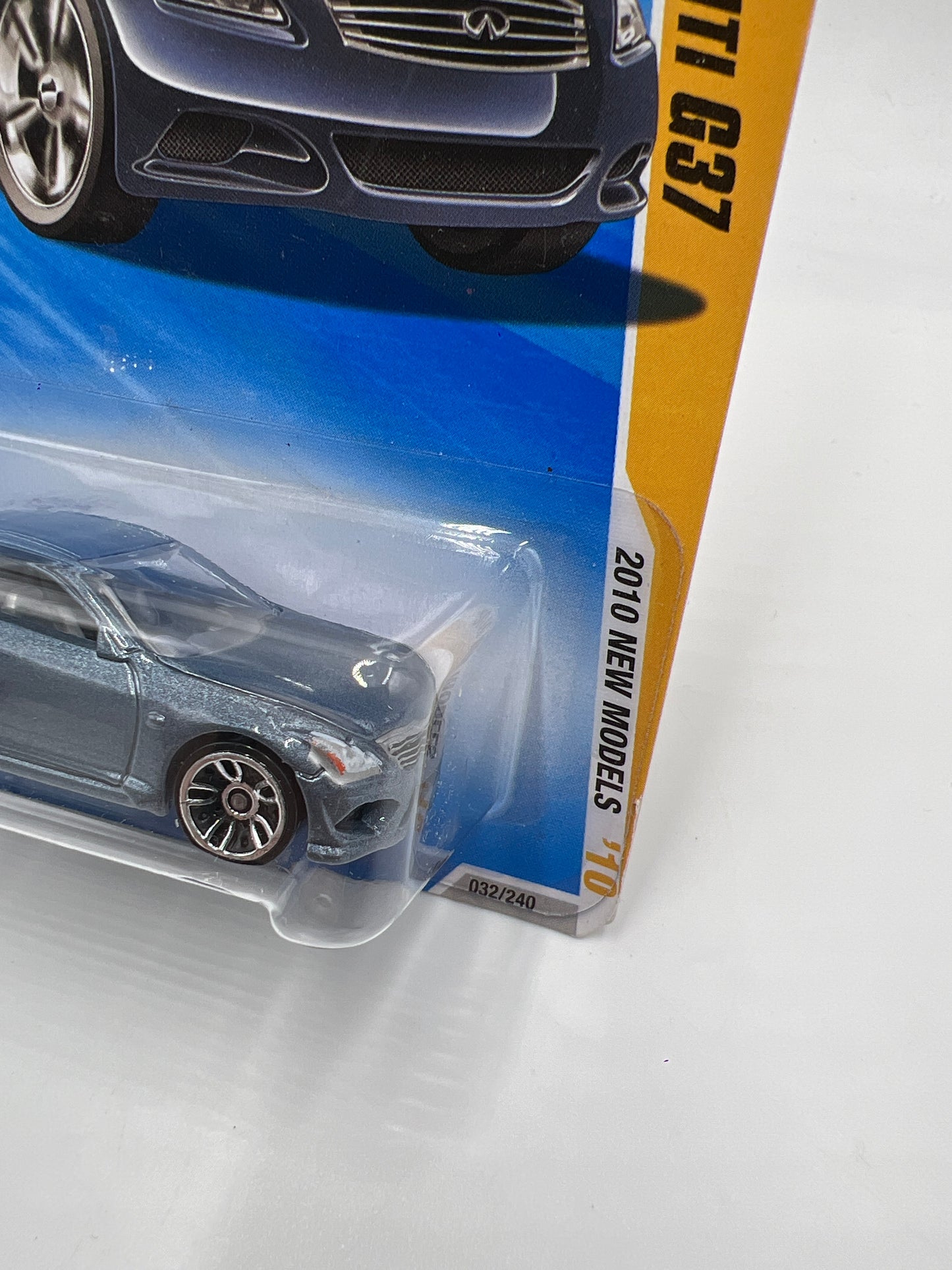 2010 Hot Wheels New Models #32 10 Infiniti G37 Blue W/Protector #1