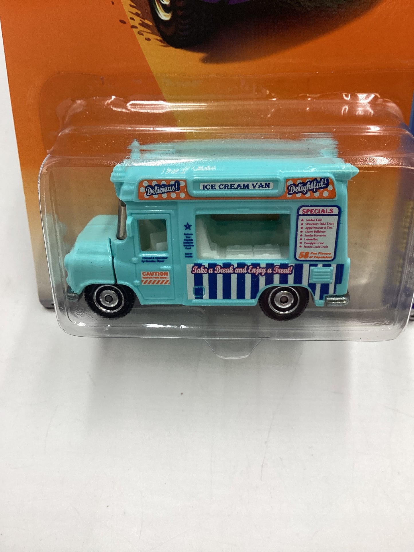 Matchbox 2010 City Action Ice Cream Van #63 207E