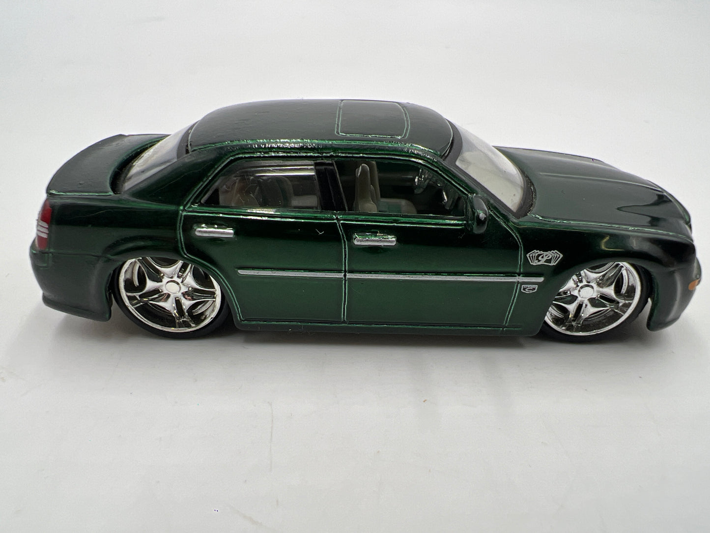 Maisto Playerz Luxury Collection 2005 Chrysler 300C Hemi Green Loose