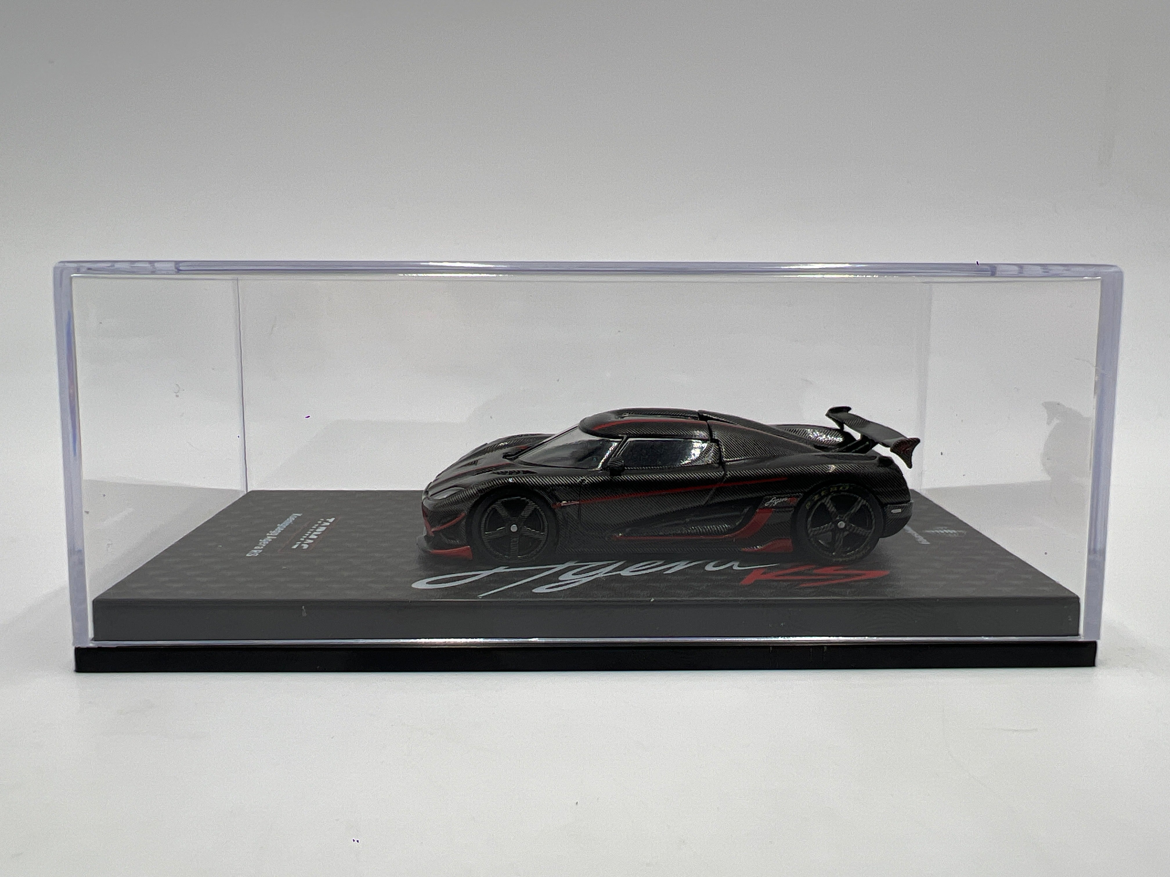 Tarmac Works x Global 64 Koenigsegg Agera RS Full Carbon