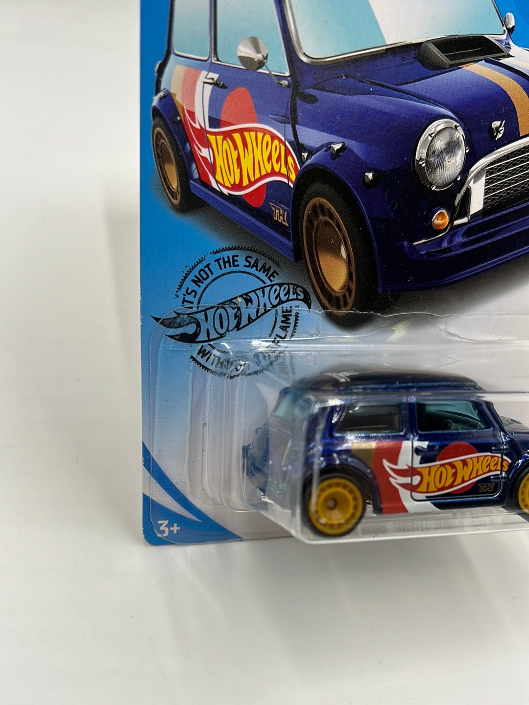 Hot Wheels 2019 Super Treasure Hunt Morris Mini #242 w/protector