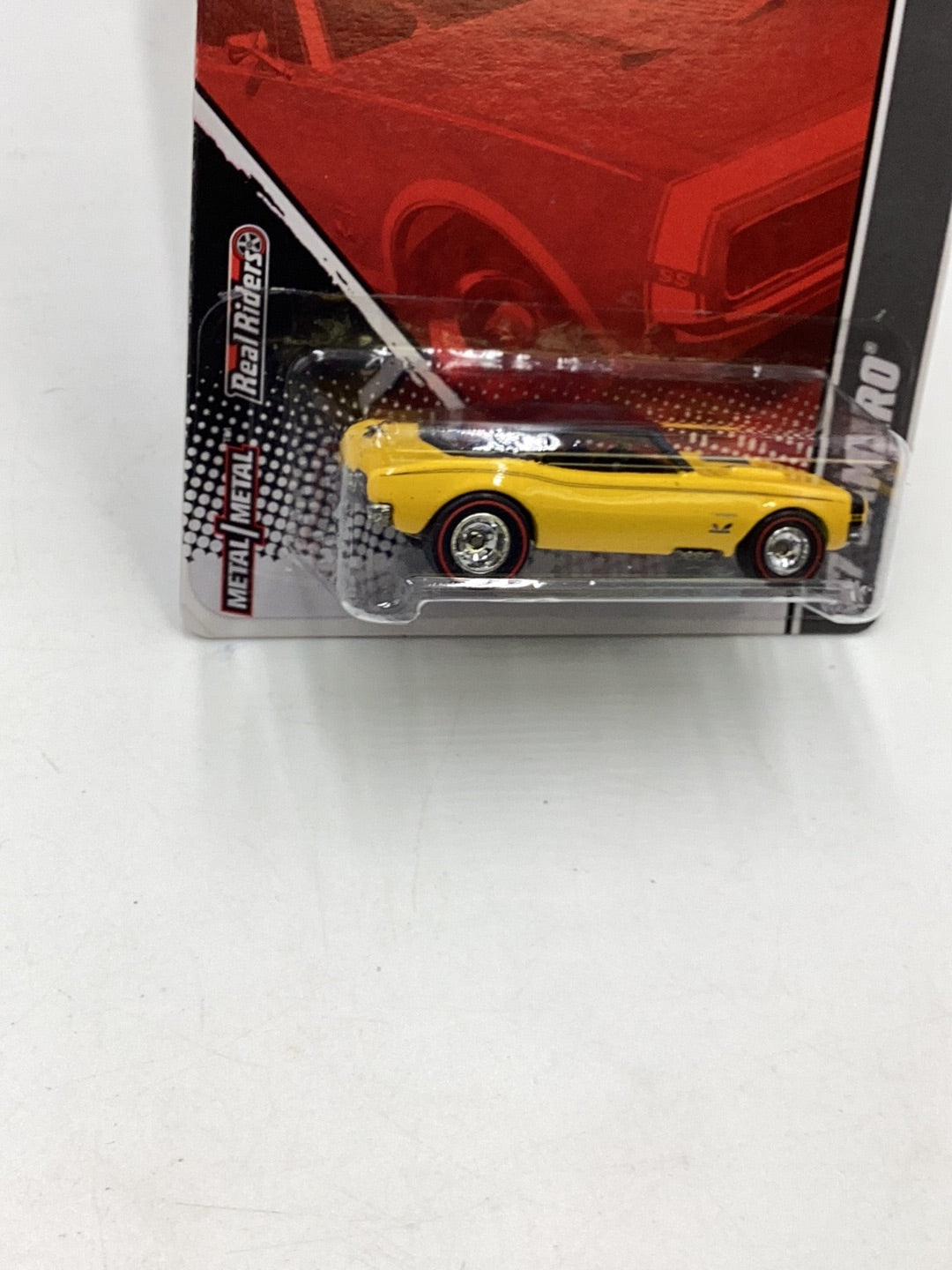 Hot Wheels Garage 67 Camaro 1/22 with protector