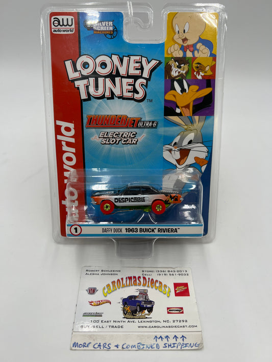 Auto World Thunderjet Ultra G Looney Tunes Daffy Duck 1963 Buick Riviera Electric Slot Car 178E