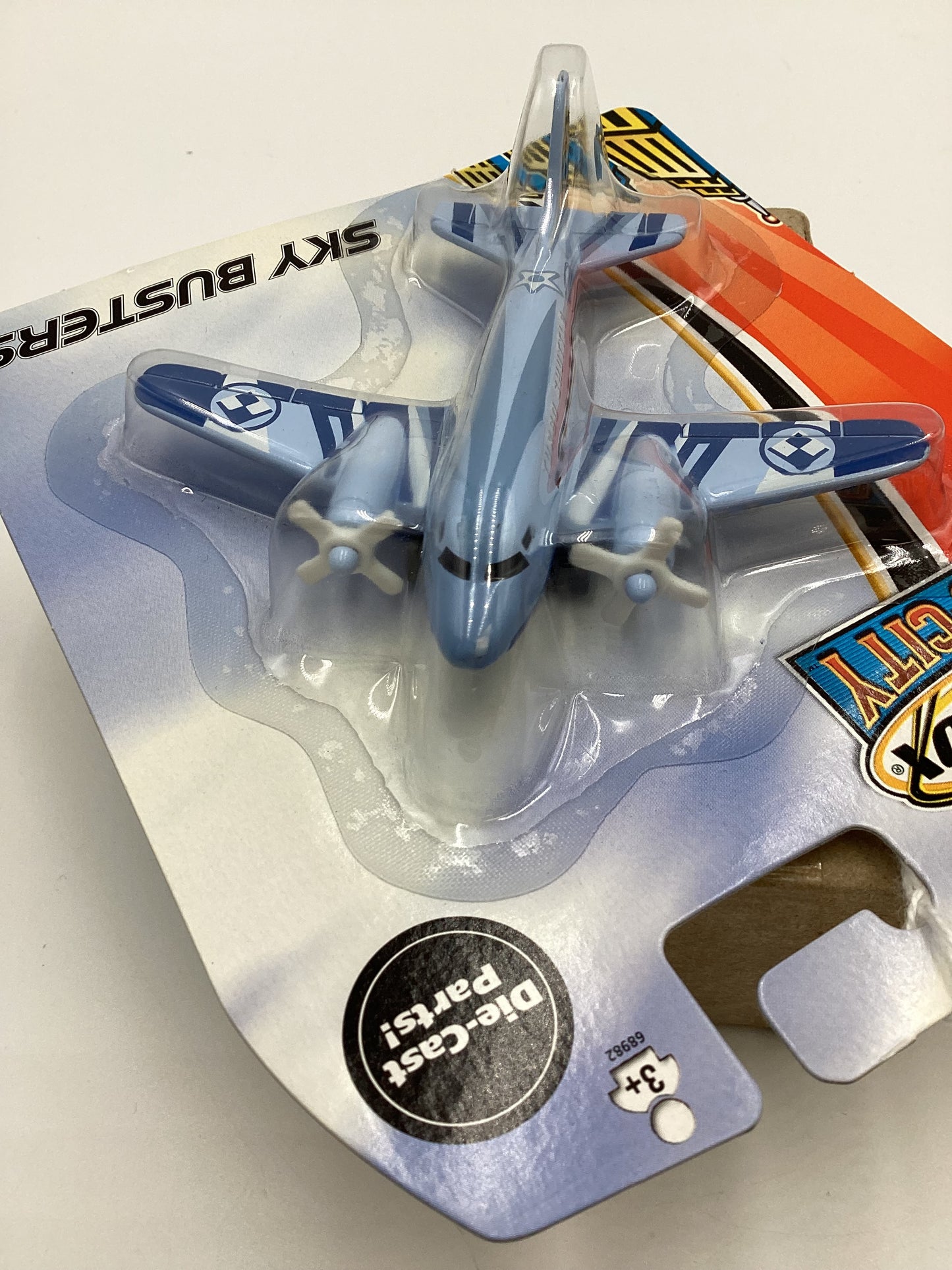 2003 Matchbox Skybusters 68982 Airliner Light Blue 114D