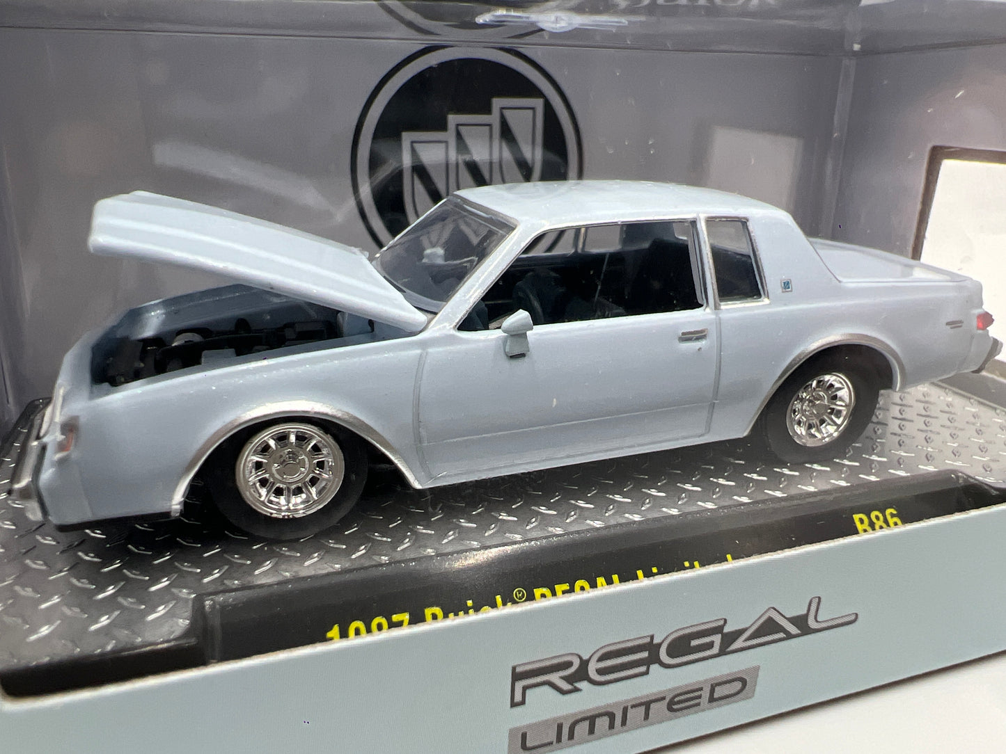 2025 M2 Machines Detroit Muscle 1987 Buick Regal Limited Light Blue R86