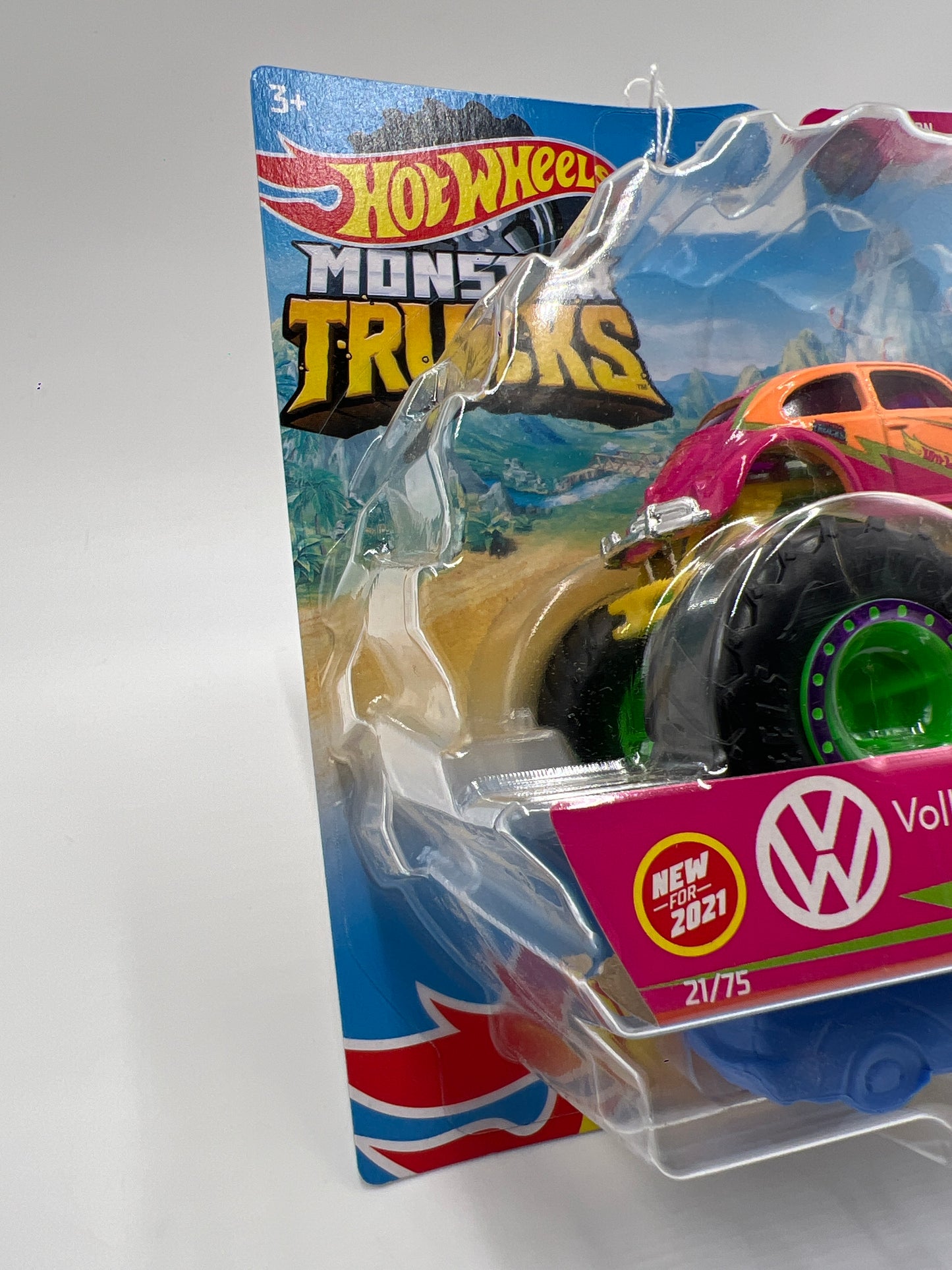 2021 Hot Wheels Monster Trucks Neon Shockers #21 Volkswagen Beetle 128G