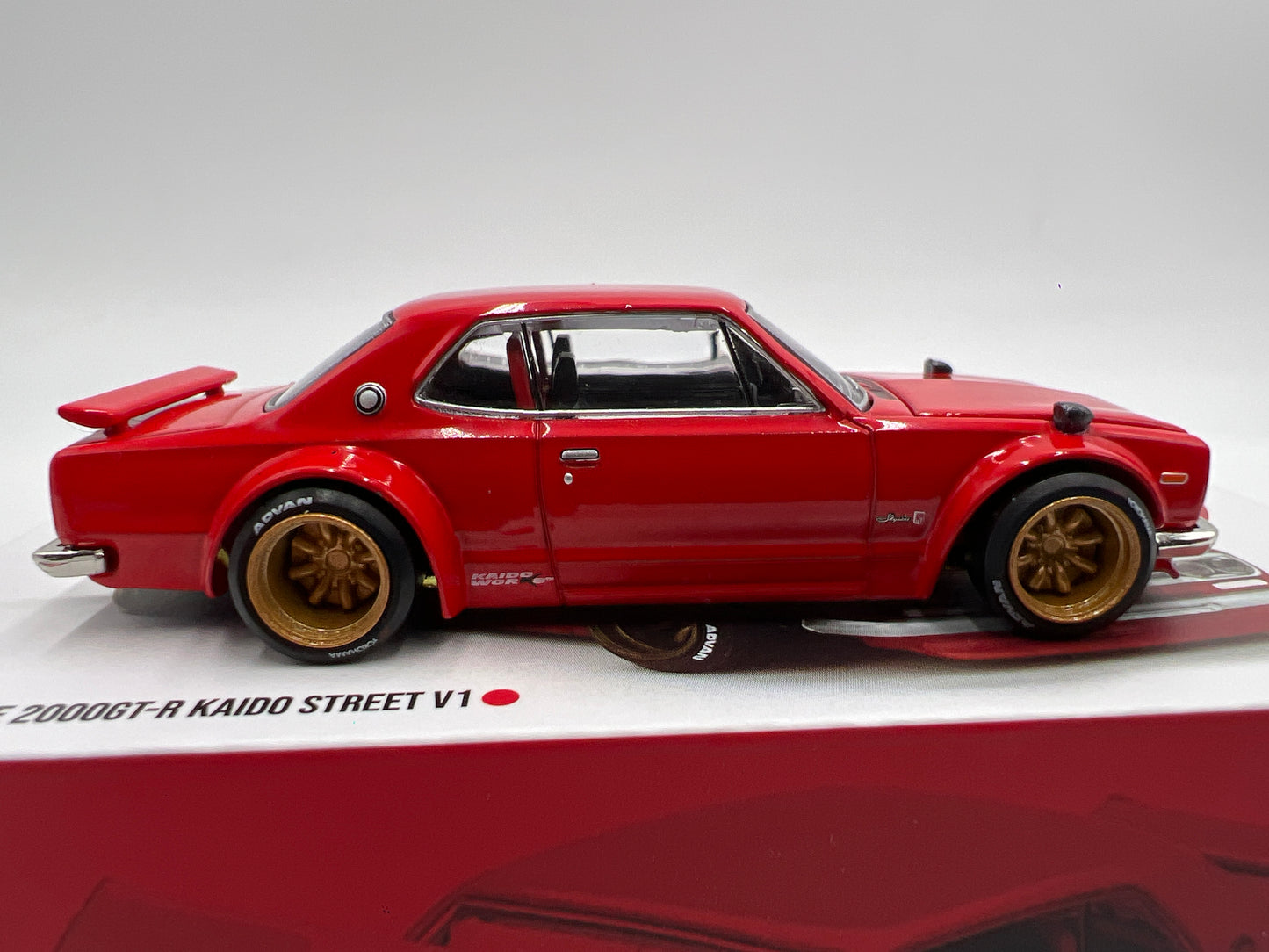 Mini GT Kaido House #175 Nissan Skyline 2000GT-R Kaido Street V1 Red
