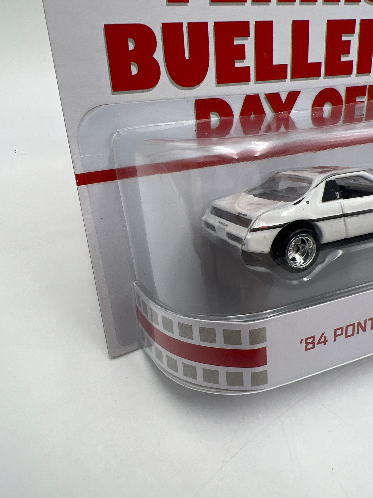 Hot Wheels Retro Entertainment Ferris Buellers Day Off 84 Pontiac Fiero White W/Protector