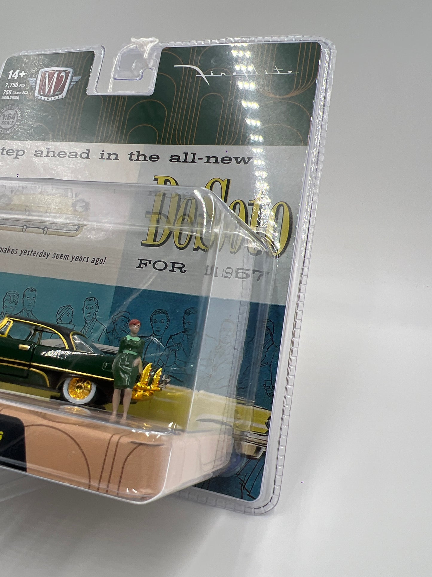 2025 M2 Machines Diorama CHASE 1957 DeSoto Fireflite Green R16 #1