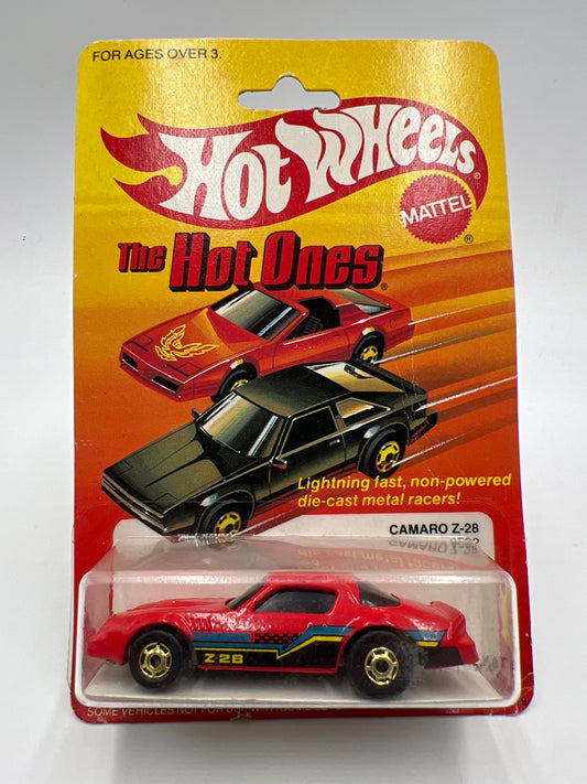 Hot Wheels Original 1982 The Hot Ones #9532 Camaro Z-28 Red W/Protector