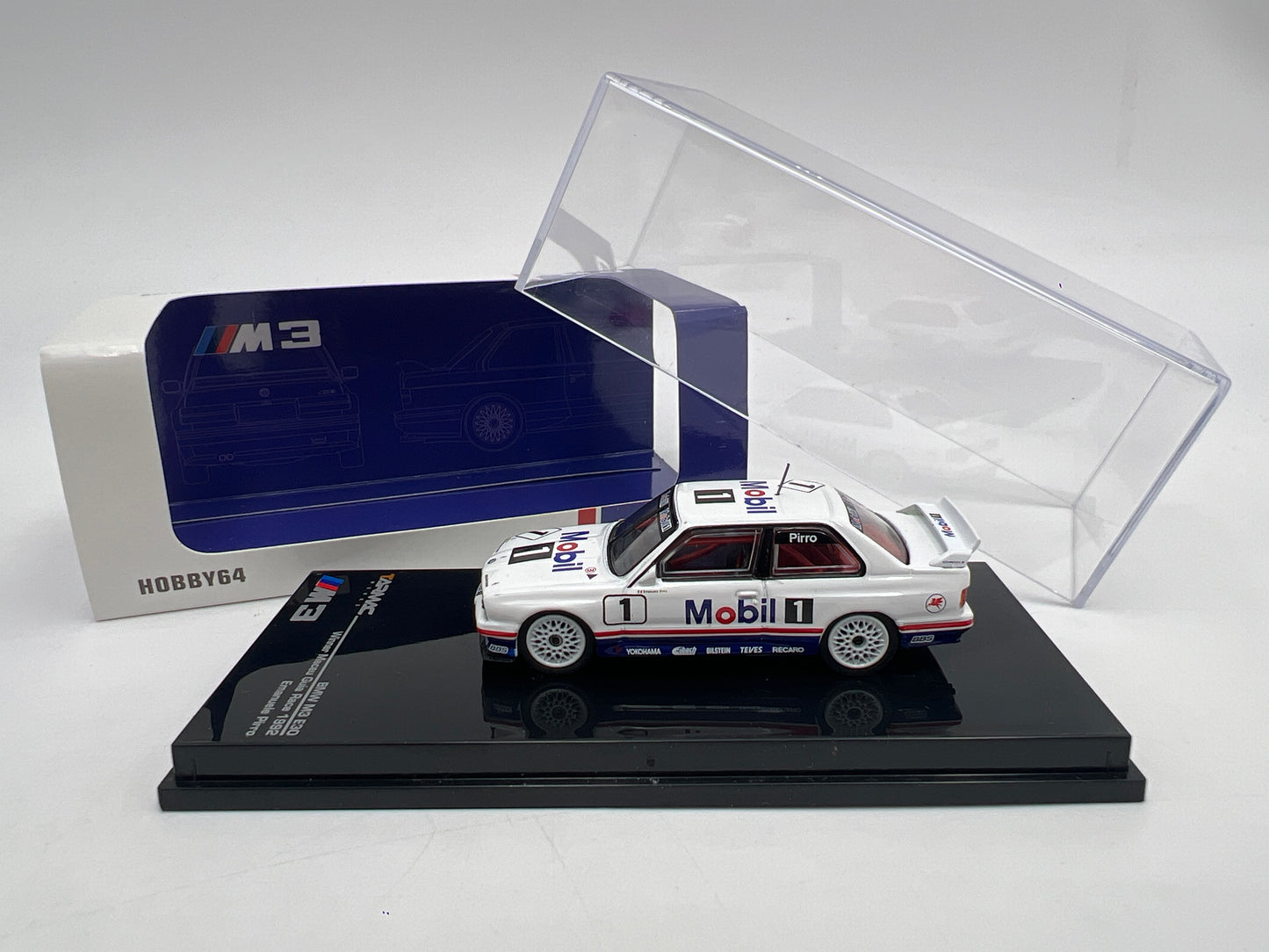 Tarmac Works x Hobby64 BMW M3 E30 Winner Macau Guia Race 1992