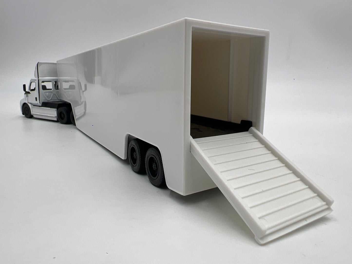 Kinsmart 1/62 Scale Freightliner eCascadia W/Container White