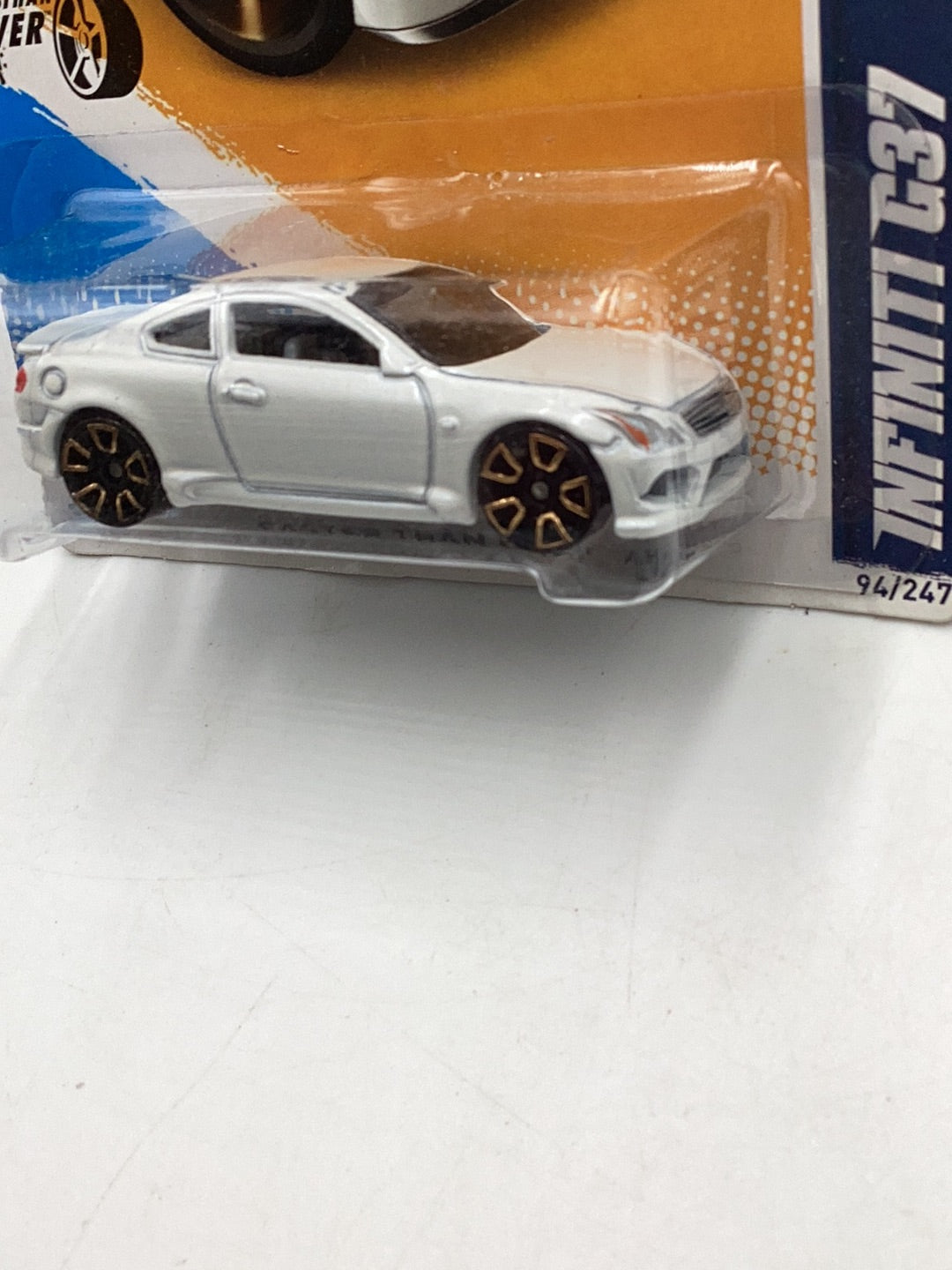 2012 Hot Wheels #94 Infiniti G37 FTE White with protector