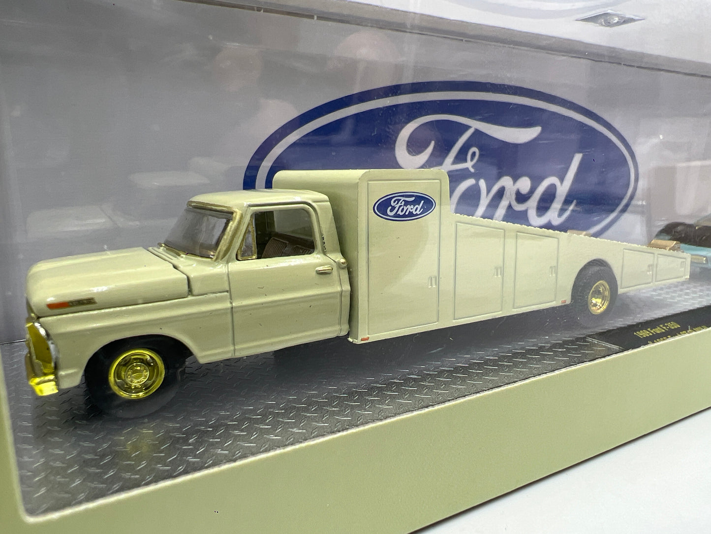 M2 Machines Haulers R89 CHASE 1969 Ford F-350 & 1966 Ford GT40 MK II