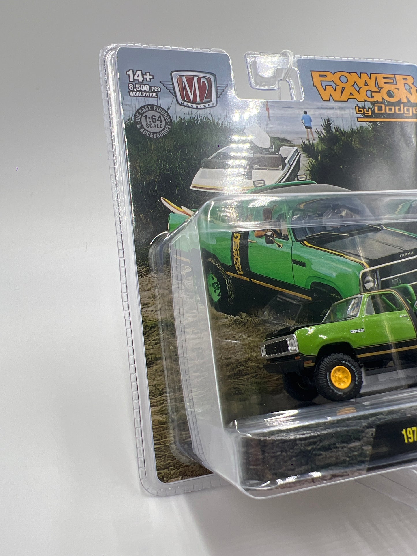 2025 M2 Machines Diorama 1979 Dodge 150 Macho Power Wagon Green R15 197C