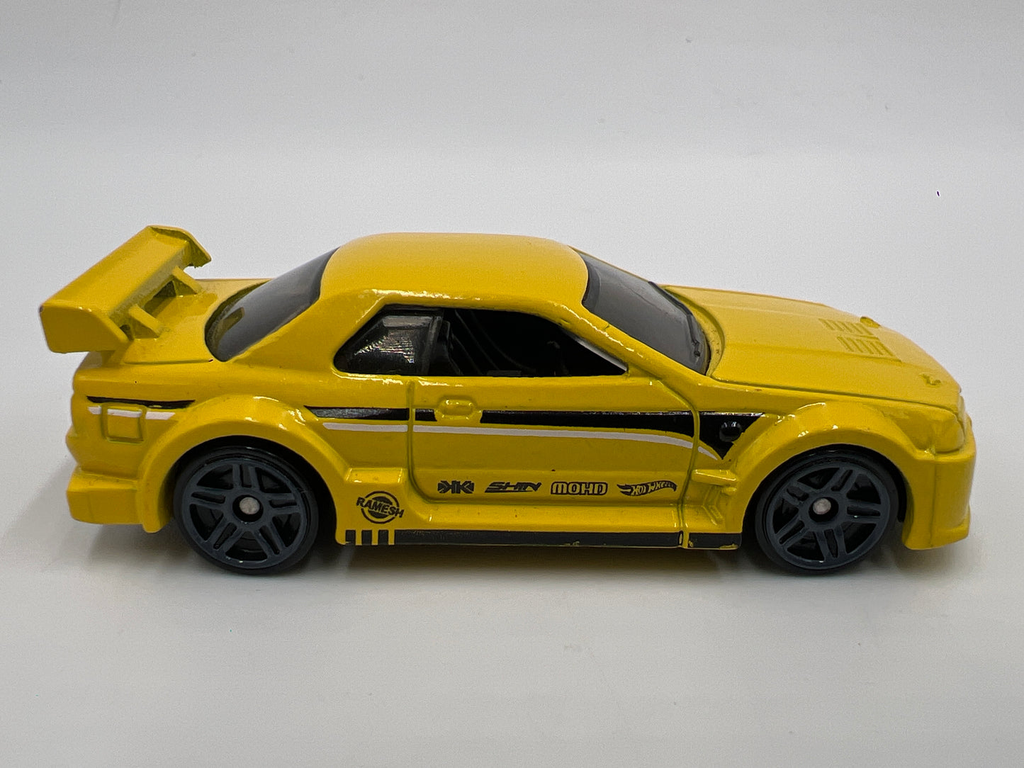Hot Wheels 1/64 5 Pack Multipack Exclusive Nissan Skyline GR-R R32 Yellow Loose #1