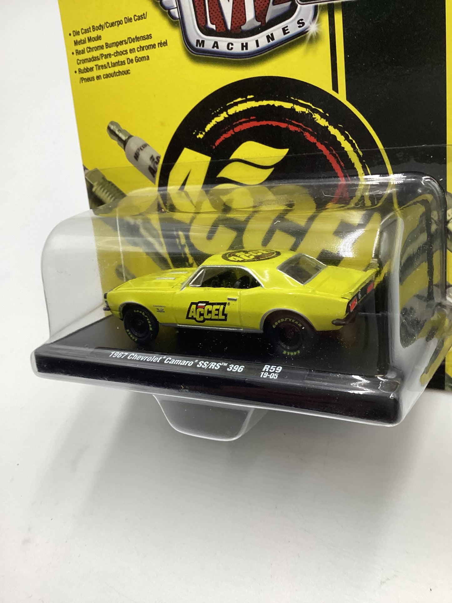 M2 Machines Auto driver Accel 1967 Chevrolet Camaro SS/RS 396 Yellow R59 190C