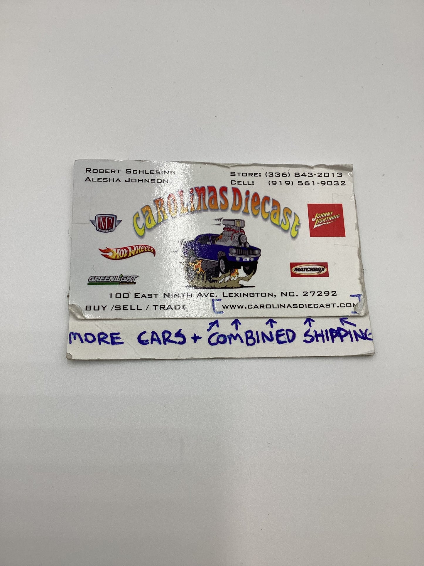 2020 Hot Wheels Monster Trucks Giant Wheels V8 Bomber