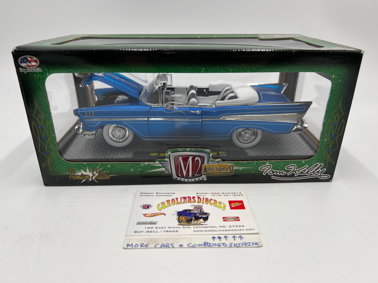 M2 Machines 1/24 Premium Edition Auto-Thentics Tom Kelly 1957 Chevrolet Bel Air Convertible Blue R51