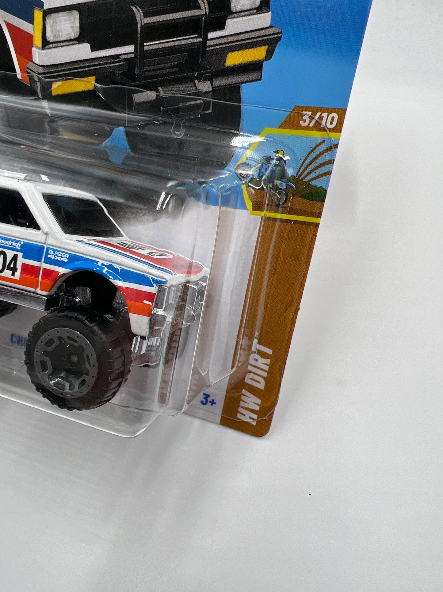 2025 Hot Wheels D Case #81 Chevy Blazer 4x4 White 16i