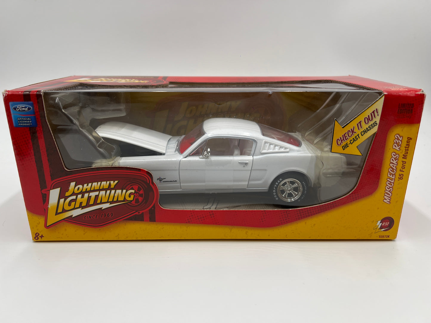 Johnny Lightning 1:24 Scale White Lightning Chase Muscle Cars R32 65 Ford Mustang White VHTF